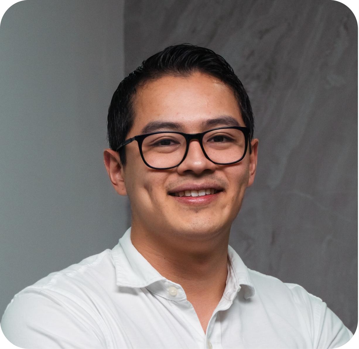 Dr. Juan Fernando Gil Yee