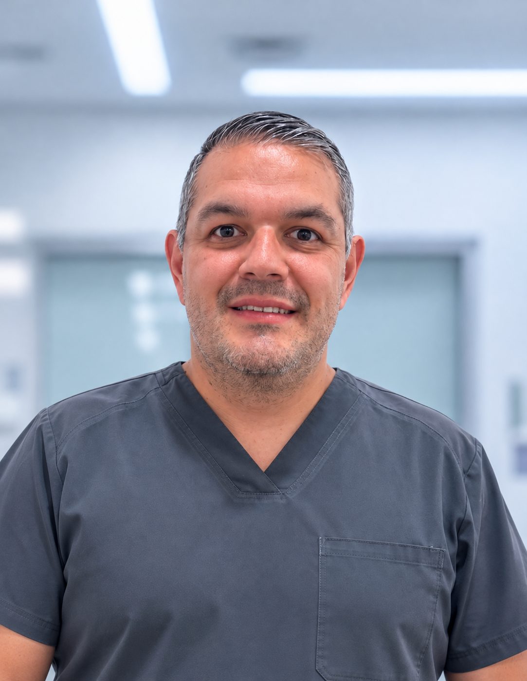 Dr. Randall Zárate